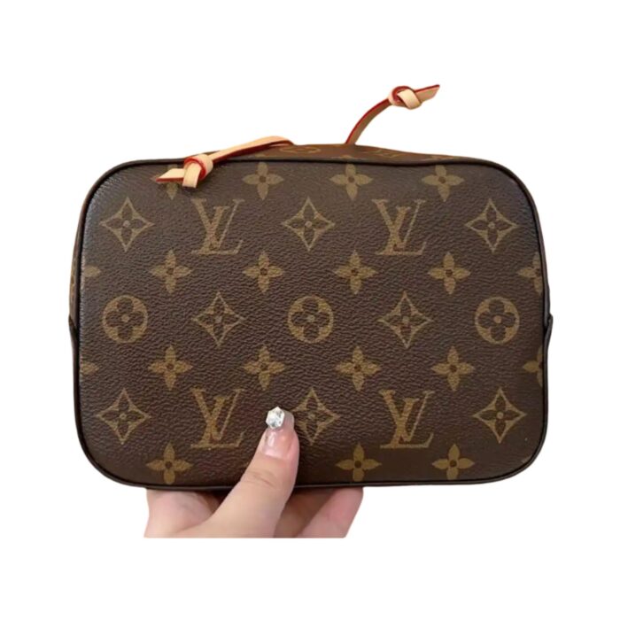 LV NéoNoé Bucket Bag | A Classic Reinvented for Modern Living - Image 3